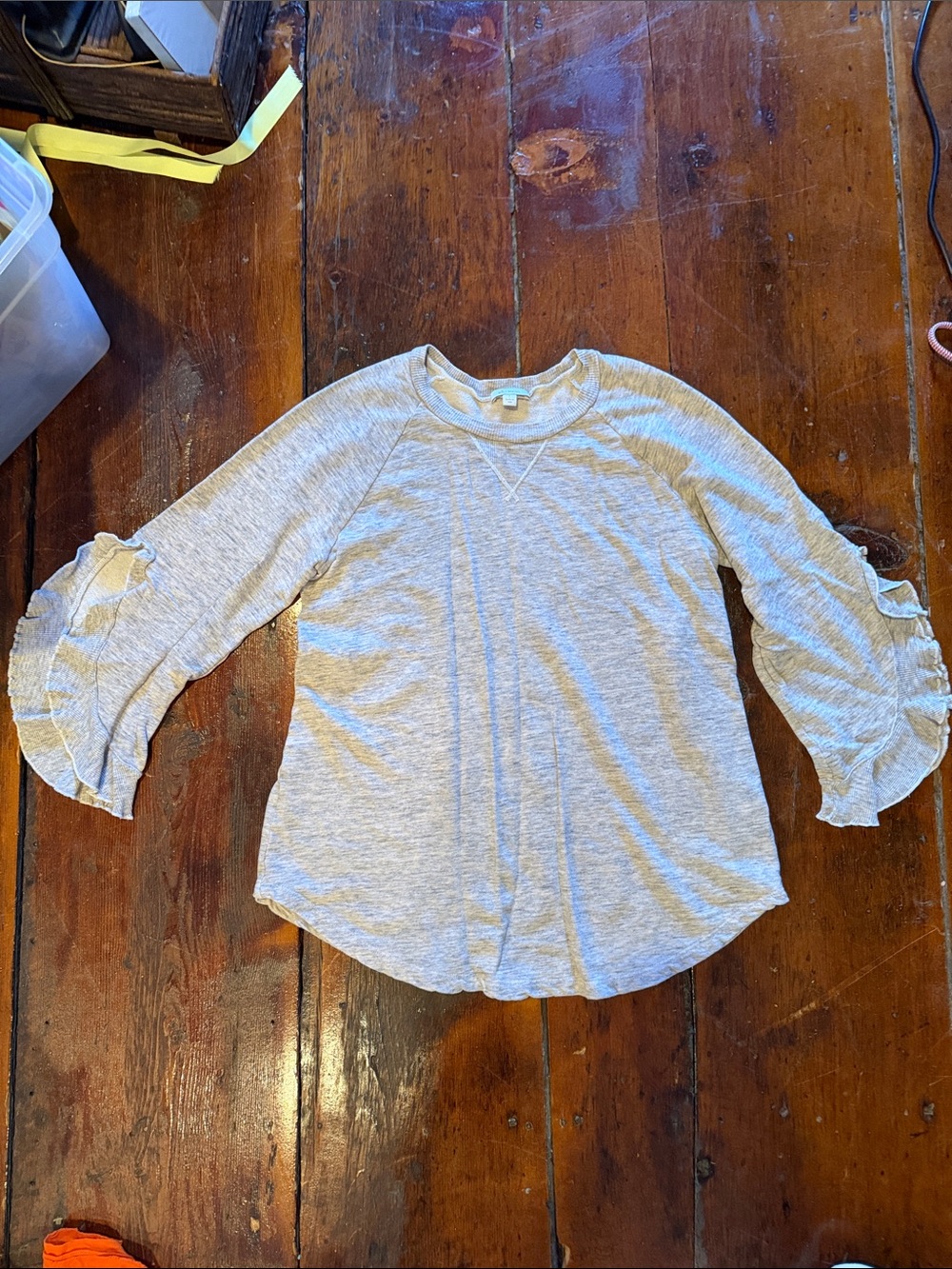 Ella Moss Beige Grey Ruffle-Sleeve Long-Sleeve Tee